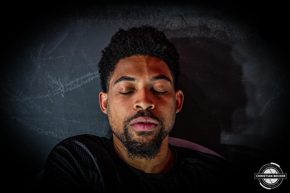 1. Basketball Bundesliga, easyCredit BBL, BBL Pokal, Saison 2023/2024, Herren, 3. Runde, Viertelfinale, 09.12.2023, RASTA Vechta - Bamberg Baskets
Zach Copeland (#2 - Bamberg Baskets) vor der Partie
Schlüsselwörter: 09.12.2023;1. Bundesliga;3. Runde;BBL;Bamberg;Basketball;Baskets;Liga;Pokal;RASTA;RASTA Dome;Saison 2023/2024;Vechta;Viertelfinale;easycredit