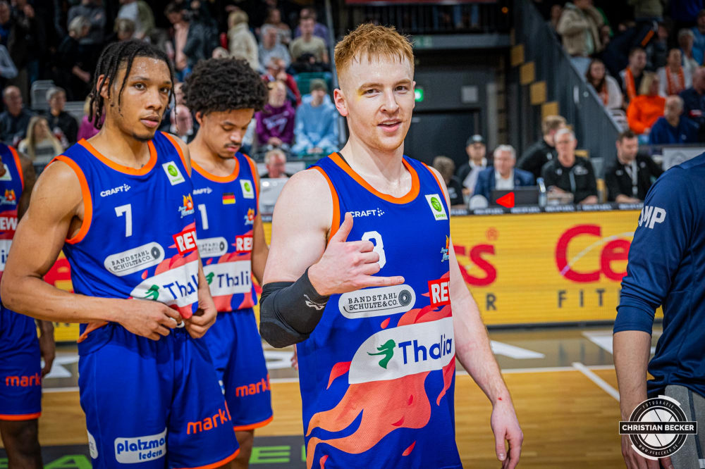 2. Basketball Bundesliga, Barmer BBL, Saison 2023/2024, Herren, Hauptrunde, 21. Spieltag, 07.02.2024, RASTA Vechta II - Phoenix Hagen
Siler Schneider (#3 - Phoenix Hagen) nach der Partie
Schlüsselwörter: 07.02.2024;2. Bundesliga;21. Spieltag;Basketball;Farmteam;Hagen;Hauptrunde;Liga;Phoenix;Pro A;RASTA;RASTA Dome;Saison 2023/2024;Vechta