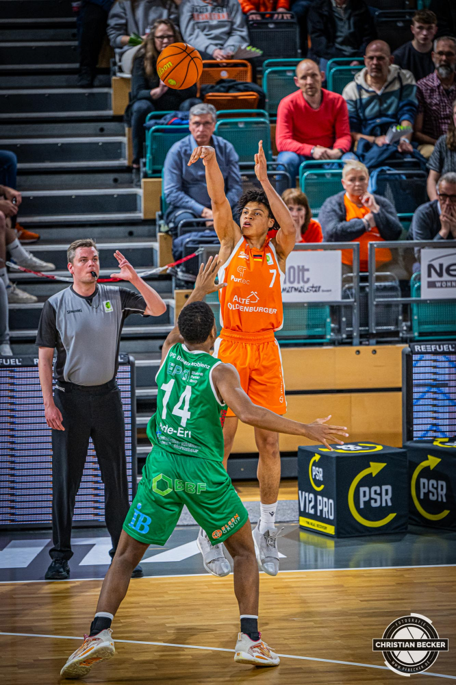 2. Basketball Bundesliga, Barmer BBL, Saison 2023/2024, Herren, Hauptrunde, 29. Spieltag, 17.04.2024, RASTA Vechta II - EPG Baskets Koblenz
Jack Kayil (#7 - RASTA Vechta II) beim Jumpshot
Schlüsselwörter: 17.04.2024;2. Bundesliga;29. Spieltag;Basketball;Baskets;EPG;Farmteam;Hauptrunde;Koblenz;Liga;Pro A;RASTA;RASTA Dome;Saison 2023/2024;Vechta