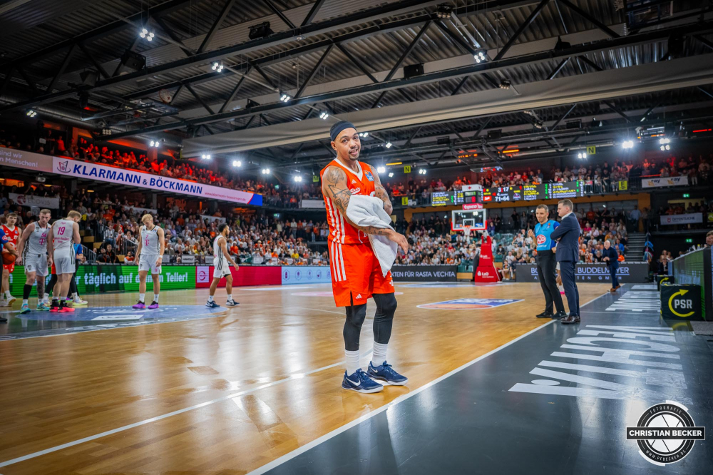 1. Basketball Bundesliga, easyCredit BBL, Saison 2024/2025, Herren, Hauptrunde, 1. Spieltag, 25.09.2024, RASTA Vechta -  Telekom Baskets Bonn
Justin Robinson (#12 - RASTA Vechta) w&auml;hrend der Partie
Schlüsselwörter: 1. Bundesliga;1. Spieltag;25.09.2024;BBL;Basketball;Baskets;Bonn;Hauptrunde;Liga;RASTA;RASTA Dome;Saison 2024/2025;Telekom;Vechta;easycredit