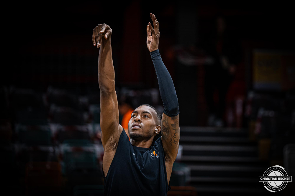 Basketball Champions League, Saison 2024/2025, Herren, Hauptrunde, 2. Spieltag, 09.10.2024, RASTA Vechta -  Promitheas Patras
Wes Iwundu (#25 - Promitheas Patras) vor der Partie
Schlüsselwörter: 09.10.2024;2. Spieltag;BCL;Basketball;Champions League;Hauptrunde;International;Liga;Patras;Promitheas;RASTA;RASTA Dome;Saison 2024/2025;Vechta