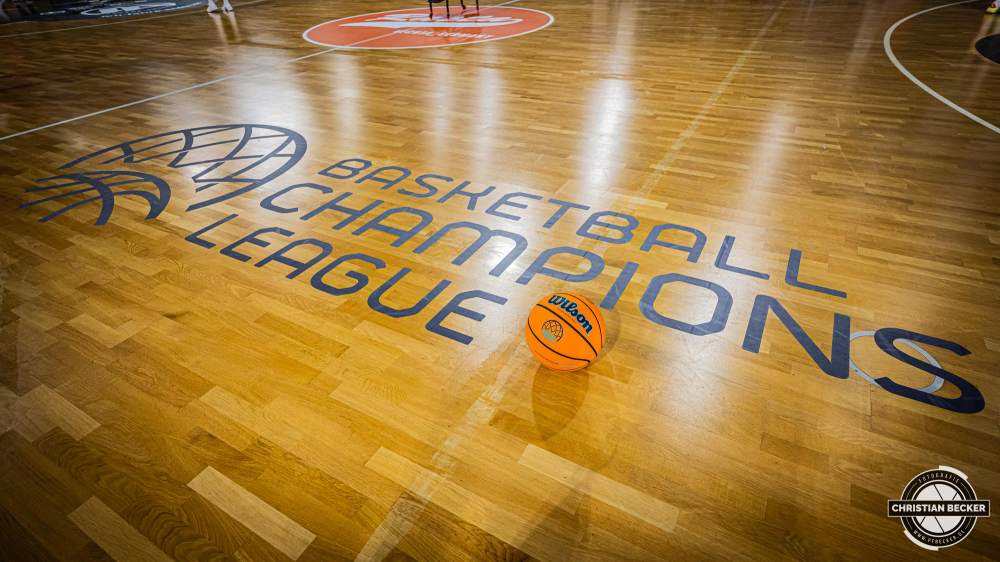 Basketball Champions League, Saison 2024/2025, Herren, Hauptrunde, 2. Spieltag, 09.10.2024, RASTA Vechta -  Promitheas Patras
Das Logo und der Spielball der Basketball Champions League
Schlüsselwörter: 09.10.2024;2. Spieltag;BCL;Basketball;Champions League;Hauptrunde;International;Liga;Patras;Promitheas;RASTA;RASTA Dome;Saison 2024/2025;Vechta