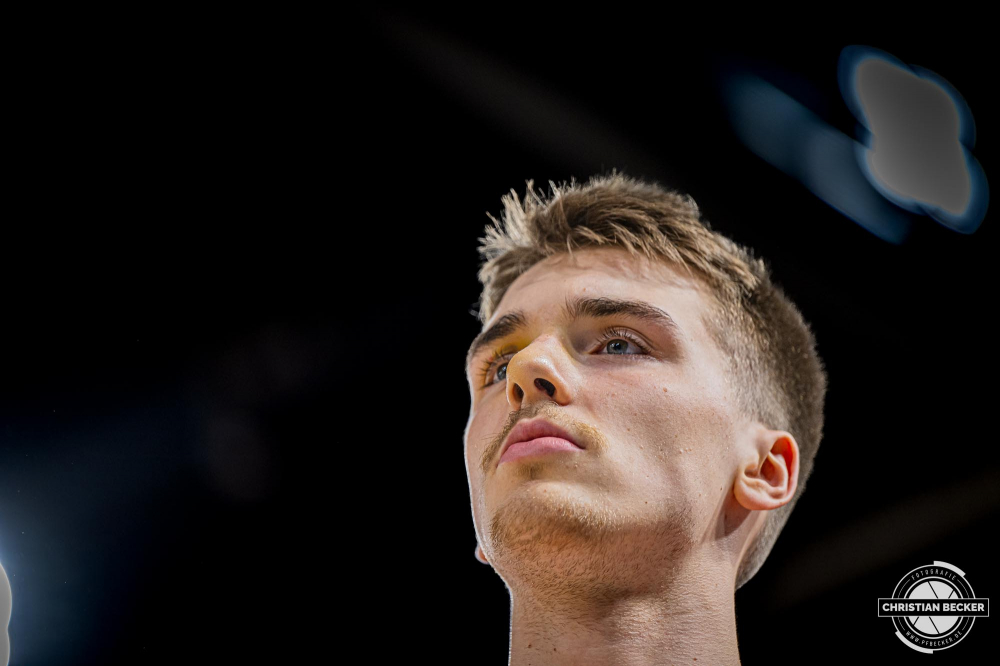 Basketball Champions League, Saison 2024/2025, Herren, Hauptrunde, 2. Spieltag, 09.10.2024, RASTA Vechta -  Promitheas Patras
Johann Grünloh (#17 - RASTA Vechta) vor der Partie
Schlüsselwörter: 09.10.2024;2. Spieltag;BCL;Basketball;Champions League;Hauptrunde;International;Liga;Patras;Promitheas;RASTA;RASTA Dome;Saison 2024/2025;Vechta