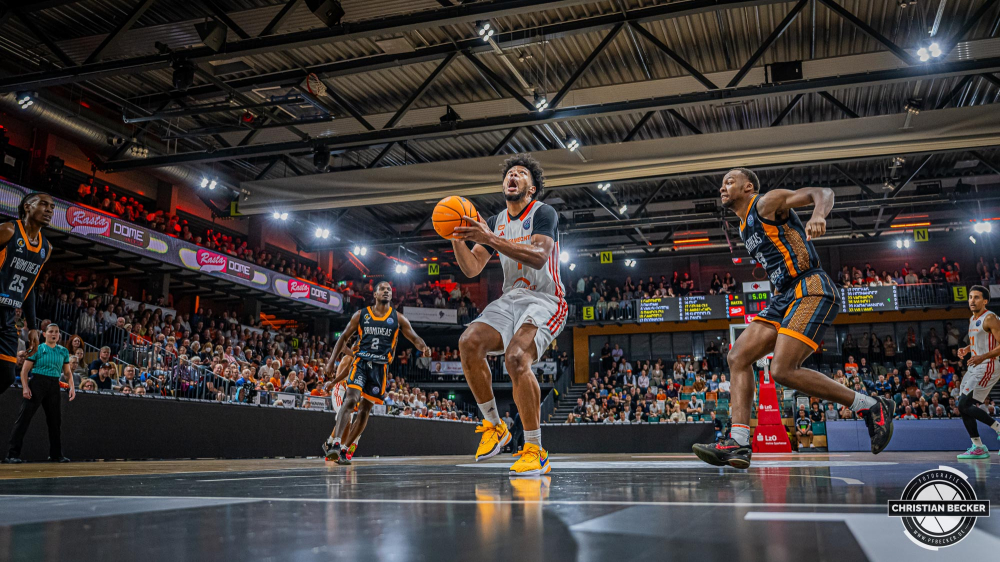 Basketball Champions League, Saison 2024/2025, Herren, Hauptrunde, 2. Spieltag, 09.10.2024, RASTA Vechta -  Promitheas Patras
Jayden Gardner (#1 - RASTA Vechta) in Aktion
Schlüsselwörter: 09.10.2024;2. Spieltag;BCL;Basketball;Champions League;Hauptrunde;International;Liga;Patras;Promitheas;RASTA;RASTA Dome;Saison 2024/2025;Vechta