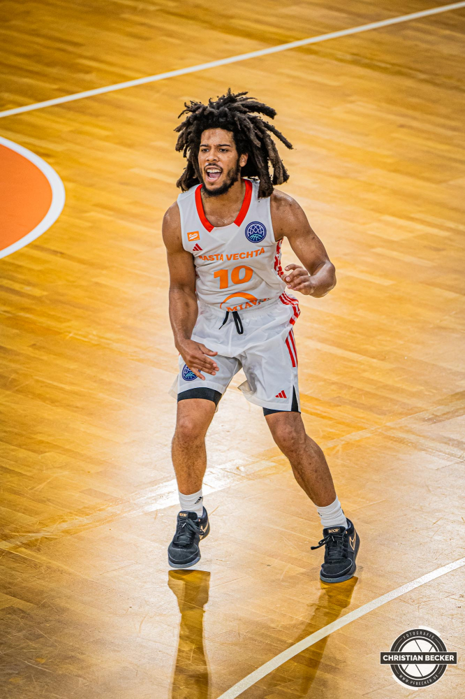 Basketball Champions League, Saison 2024/2025, Herren, Hauptrunde, 2. Spieltag, 09.10.2024, RASTA Vechta -  Promitheas Patras
Tyger Campbell (#10 - RASTA Vechta) w&auml;hrend der Partie
Schlüsselwörter: 09.10.2024;2. Spieltag;BCL;Basketball;Champions League;Hauptrunde;International;Liga;Patras;Promitheas;RASTA;RASTA Dome;Saison 2024/2025;Vechta