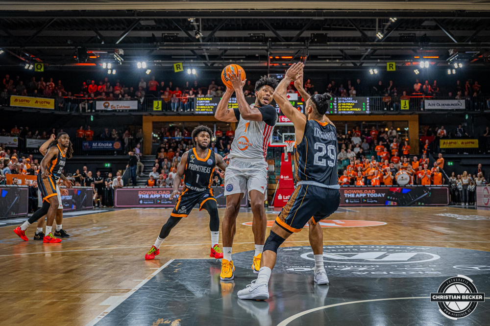 Basketball Champions League, Saison 2024/2025, Herren, Hauptrunde, 2. Spieltag, 09.10.2024, RASTA Vechta -  Promitheas Patras
Jayden Gardner (#1 - RASTA Vechta) in Aktion
Schlüsselwörter: 09.10.2024;2. Spieltag;BCL;Basketball;Champions League;Hauptrunde;International;Liga;Patras;Promitheas;RASTA;RASTA Dome;Saison 2024/2025;Vechta