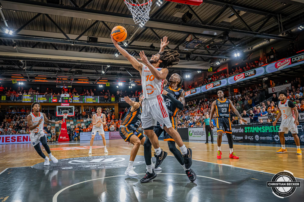 Basketball Champions League, Saison 2024/2025, Herren, Hauptrunde, 2. Spieltag, 09.10.2024, RASTA Vechta -  Promitheas Patras
Tyger Campbell (#10 - RASTA Vechta) beim Korbleger
Schlüsselwörter: 09.10.2024;2. Spieltag;BCL;Basketball;Champions League;Hauptrunde;International;Liga;Patras;Promitheas;RASTA;RASTA Dome;Saison 2024/2025;Vechta