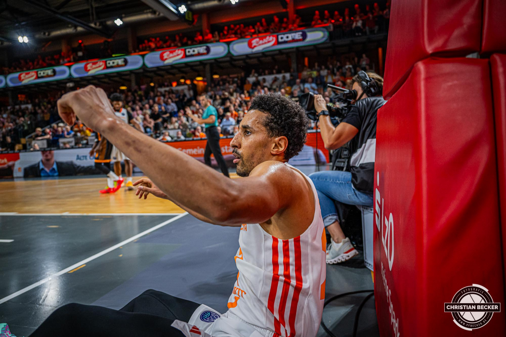 Basketball Champions League, Saison 2024/2025, Herren, Hauptrunde, 2. Spieltag, 09.10.2024, RASTA Vechta -  Promitheas Patras
Joel Aminu (#21 - RASTA Vechta) w&auml;hrend der Partie
Schlüsselwörter: 09.10.2024;2. Spieltag;BCL;Basketball;Champions League;Hauptrunde;International;Liga;Patras;Promitheas;RASTA;RASTA Dome;Saison 2024/2025;Vechta