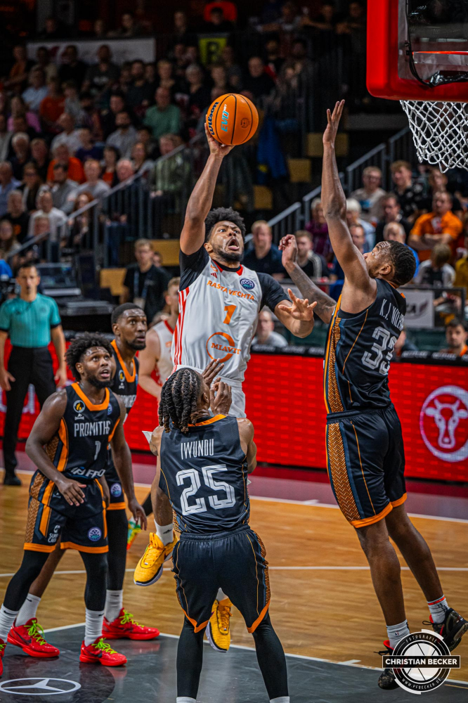 Basketball Champions League, Saison 2024/2025, Herren, Hauptrunde, 2. Spieltag, 09.10.2024, RASTA Vechta -  Promitheas Patras
Jayden Gardner (#1 - RASTA Vechta) beim Korbleger
Schlüsselwörter: 09.10.2024;2. Spieltag;BCL;Basketball;Champions League;Hauptrunde;International;Liga;Patras;Promitheas;RASTA;RASTA Dome;Saison 2024/2025;Vechta