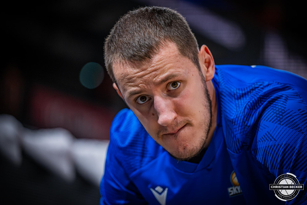 1. Basketball Bundesliga, easyCredit BBL, Saison 2024/2025, Herren, Hauptrunde, 5. Spieltag, 19.10.2024, RASTA Vechta -  Frankfurt Skyliners
Einaras Tubutis (#37 - Frankfurt Skyliners) vor der Partie
Schlüsselwörter: 1. Bundesliga;19.10.2024;5. Spieltag;BBL;Basketball;Frankfurt;Hauptrunde;Liga;RASTA;RASTA Dome;Saison 2024/2025;Skyliners;Vechta;easycredit