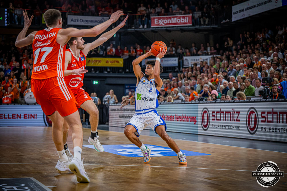 1. Basketball Bundesliga, easyCredit BBL, Saison 2024/2025, Herren, Hauptrunde, 5. Spieltag, 19.10.2024, RASTA Vechta -  Frankfurt Skyliners
Trey Calvin (#2 - Frankfurt Skyliners) in Aktion
Schlüsselwörter: 1. Bundesliga;19.10.2024;5. Spieltag;BBL;Basketball;Frankfurt;Hauptrunde;Liga;RASTA;RASTA Dome;Saison 2024/2025;Skyliners;Vechta;easycredit