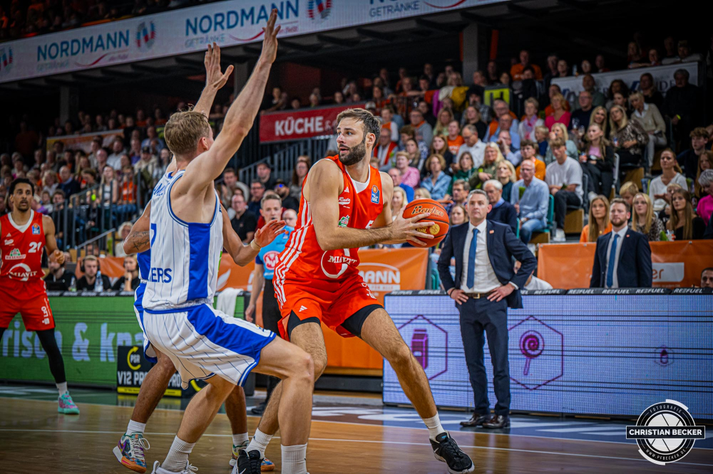 1. Basketball Bundesliga, easyCredit BBL, Saison 2024/2025, Herren, Hauptrunde, 5. Spieltag, 19.10.2024, RASTA Vechta -  Frankfurt Skyliners
Benas Griciunas (#5 - RASTA Vechta) in Aktion
Schlüsselwörter: 1. Bundesliga;19.10.2024;5. Spieltag;BBL;Basketball;Frankfurt;Hauptrunde;Liga;RASTA;RASTA Dome;Saison 2024/2025;Skyliners;Vechta;easycredit