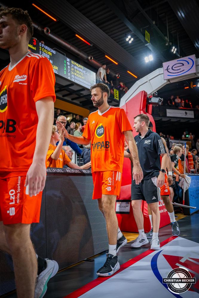 1. Basketball Bundesliga, easyCredit BBL, Saison 2024/2025, Herren, Hauptrunde, 5. Spieltag, 19.10.2024, RASTA Vechta -  Frankfurt Skyliners
Benas Griciunas (#5 - RASTA Vechta) nach der Partie
Schlüsselwörter: 1. Bundesliga;19.10.2024;5. Spieltag;BBL;Basketball;Frankfurt;Hauptrunde;Liga;RASTA;RASTA Dome;Saison 2024/2025;Skyliners;Vechta;easycredit