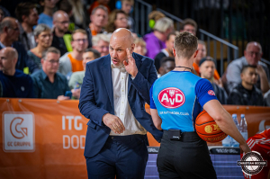 Dateiname=2024-10-19-RV-FRA-0753.jpg
Dateigröße=317KB
Abmessungen: 2000x1333
hinzugefügt am: 20. Oktober 2024 2024-10-19-RV-FRA-0753.jpg