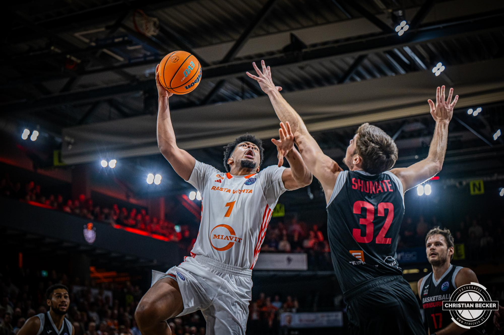 Basketball Champions League, Saison 2024/2025, Herren, Hauptrunde, 4. Spieltag, 05.11.2024, RASTA Vechta - ERA Nymburk
Jayden Gardner (#1 - RASTA Vechta) in Aktion
Schlüsselwörter: 05.11.2024;4. Spieltag;BCL;Basketball;Champions League;ERA;Hauptrunde;International;Liga;Nymburk;RASTA;RASTA Dome;Saison 2024/2025;Vechta
