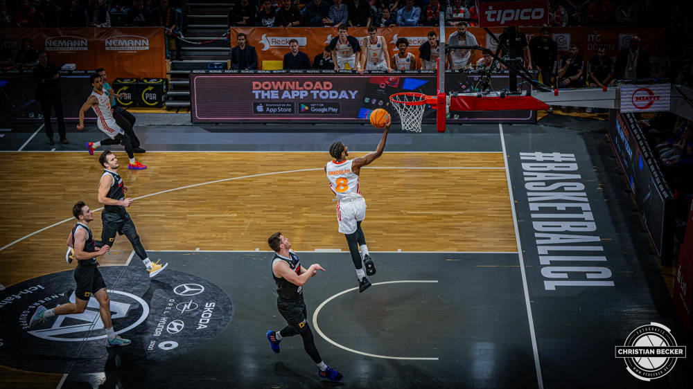 Basketball Champions League, Saison 2024/2025, Herren, Hauptrunde, 4. Spieltag, 05.11.2024, RASTA Vechta - ERA Nymburk
Brandon Randolph (#8 - RASTA Vechta) beim Korbleger
Schlüsselwörter: 05.11.2024;4. Spieltag;BCL;Basketball;Champions League;ERA;Hauptrunde;International;Liga;Nymburk;RASTA;RASTA Dome;Saison 2024/2025;Vechta