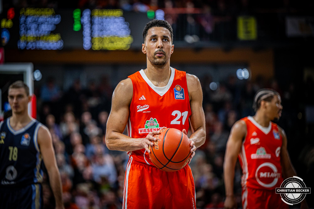 1. Basketball Bundesliga, easyCredit BBL, Saison 2024/2025, Herren, Hauptrunde, 9. Spieltag, 17.11.2024, RASTA Vechta -  ALBA Berlin
Joel Aminu (#21 - RASTA Vechta) w&auml;hrend der Partie
Schlüsselwörter: 1. Bundesliga;17.11.2024;9. Spieltag;ALBA;BBL;Basketball;Berlin;Hauptrunde;Liga;RASTA;RASTA Dome;Saison 2024/2025;Vechta;easycredit