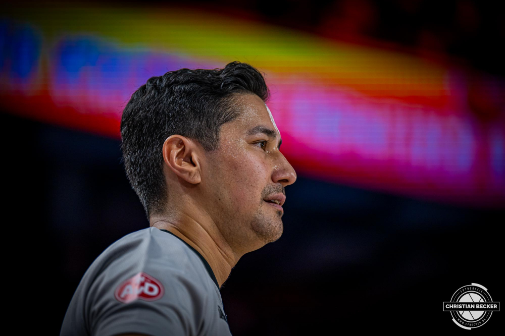 1. Basketball Bundesliga, easyCredit BBL, Saison 2024/2025, Herren, Hauptrunde, 9. Spieltag, 17.11.2024, RASTA Vechta -  ALBA Berlin
Zulfikar Oruzgani (Schiedsrichter BBL) w&auml;hrend der Partie
Schlüsselwörter: 1. Bundesliga;17.11.2024;9. Spieltag;ALBA;BBL;Basketball;Berlin;Hauptrunde;Liga;RASTA;RASTA Dome;Saison 2024/2025;Vechta;easycredit