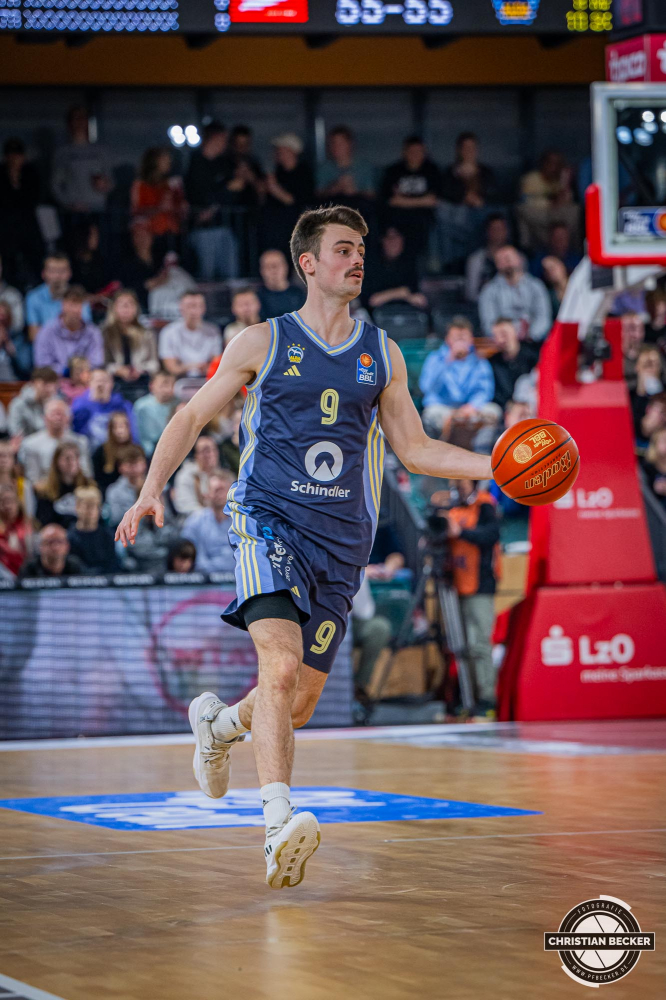 1. Basketball Bundesliga, easyCredit BBL, Saison 2024/2025, Herren, Hauptrunde, 9. Spieltag, 17.11.2024, RASTA Vechta -  ALBA Berlin
Jonas Mattisseck (#9 - ALBA Berlin) w&auml;hrend der Partie
Schlüsselwörter: 1. Bundesliga;17.11.2024;9. Spieltag;ALBA;BBL;Basketball;Berlin;Hauptrunde;Liga;RASTA;RASTA Dome;Saison 2024/2025;Vechta;easycredit