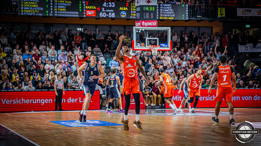 1. Basketball Bundesliga, easyCredit BBL, Saison 2024/2025, Herren, Hauptrunde, 9. Spieltag, 17.11.2024, RASTA Vechta -  ALBA Berlin
Brandon Randolph (#8 - RASTA Vechta) zeigt Emotionen w&auml;hrend der Partie
Schlüsselwörter: 1. Bundesliga;17.11.2024;9. Spieltag;ALBA;BBL;Basketball;Berlin;Hauptrunde;Liga;RASTA;RASTA Dome;Saison 2024/2025;Vechta;easycredit