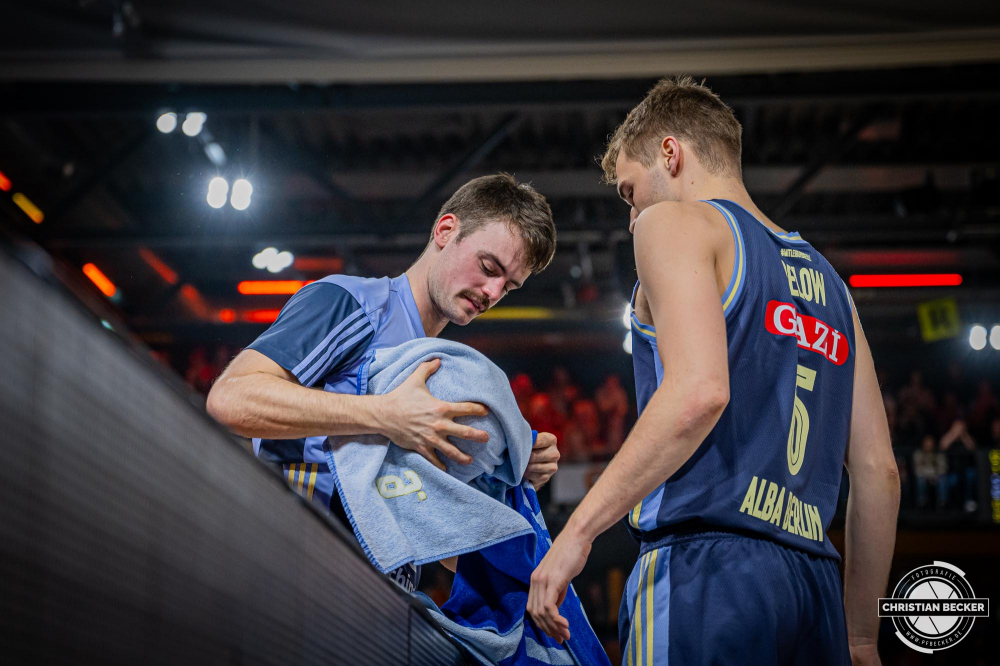 1. Basketball Bundesliga, easyCredit BBL, Saison 2024/2025, Herren, Hauptrunde, 9. Spieltag, 17.11.2024, RASTA Vechta -  ALBA Berlin
Joschka Ferner (#9 - RASTA Vechta) und Luc van Slooten (#6 - RASTA Vechta) w&auml;hrend der Partie
Schlüsselwörter: 1. Bundesliga;17.11.2024;9. Spieltag;ALBA;BBL;Basketball;Berlin;Hauptrunde;Liga;RASTA;RASTA Dome;Saison 2024/2025;Vechta;easycredit