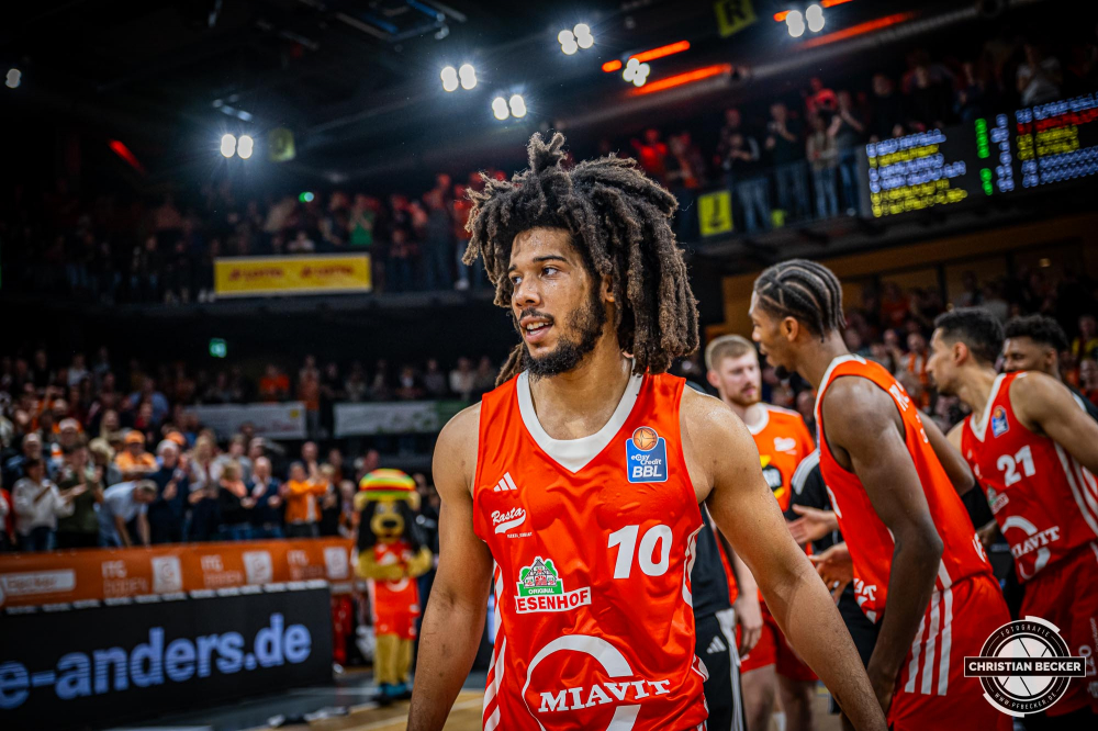 1. Basketball Bundesliga, easyCredit BBL, Saison 2024/2025, Herren, Hauptrunde, 9. Spieltag, 17.11.2024, RASTA Vechta -  ALBA Berlin
Tyger Campbell (#10 - RASTA Vechta) nach der Partie
Schlüsselwörter: 1. Bundesliga;17.11.2024;9. Spieltag;ALBA;BBL;Basketball;Berlin;Hauptrunde;Liga;RASTA;RASTA Dome;Saison 2024/2025;Vechta;easycredit