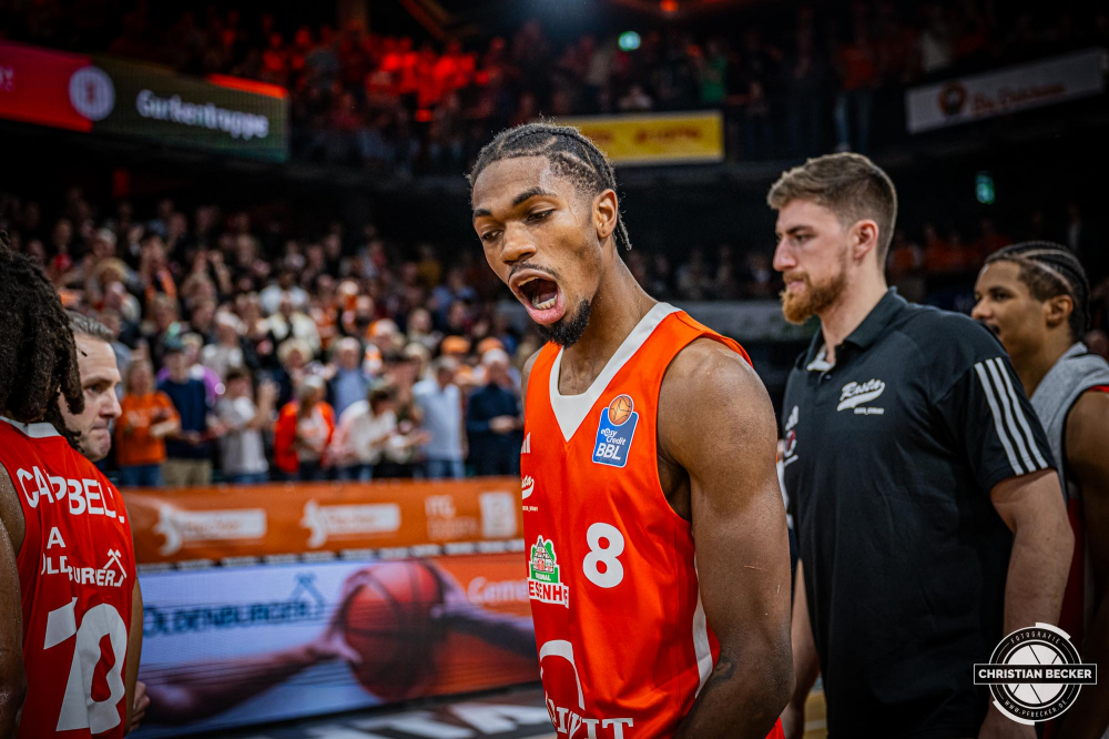 1. Basketball Bundesliga, easyCredit BBL, Saison 2024/2025, Herren, Hauptrunde, 9. Spieltag, 17.11.2024, RASTA Vechta -  ALBA Berlin
Brandon Randolph (#8 - RASTA Vechta) zeigt Emotionen nach der Partie
Schlüsselwörter: 1. Bundesliga;17.11.2024;9. Spieltag;ALBA;BBL;Basketball;Berlin;Hauptrunde;Liga;RASTA;RASTA Dome;Saison 2024/2025;Vechta;easycredit