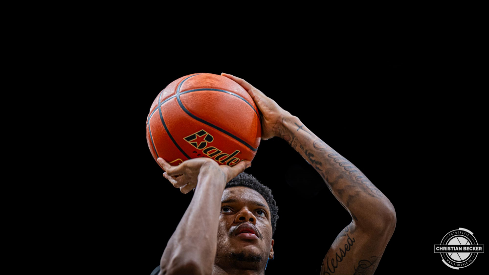 1. Basketball Bundesliga, easyCredit BBL, Saison 2024/2025, Herren, Hauptrunde, 8. Spieltag, 08.11.2024, RASTA Vechta -  Bamberg Baskets
Ronaldo Segu (#10 - Bamberg Baskets) vor der Partie
Schlüsselwörter: 08.11.2024;1. Bundesliga;8. Spieltag;BBL;Bamberg;Basketball;Baskets;Hauptrunde;Liga;RASTA;RASTA Dome;Saison 2024/2025;Vechta;easycredit