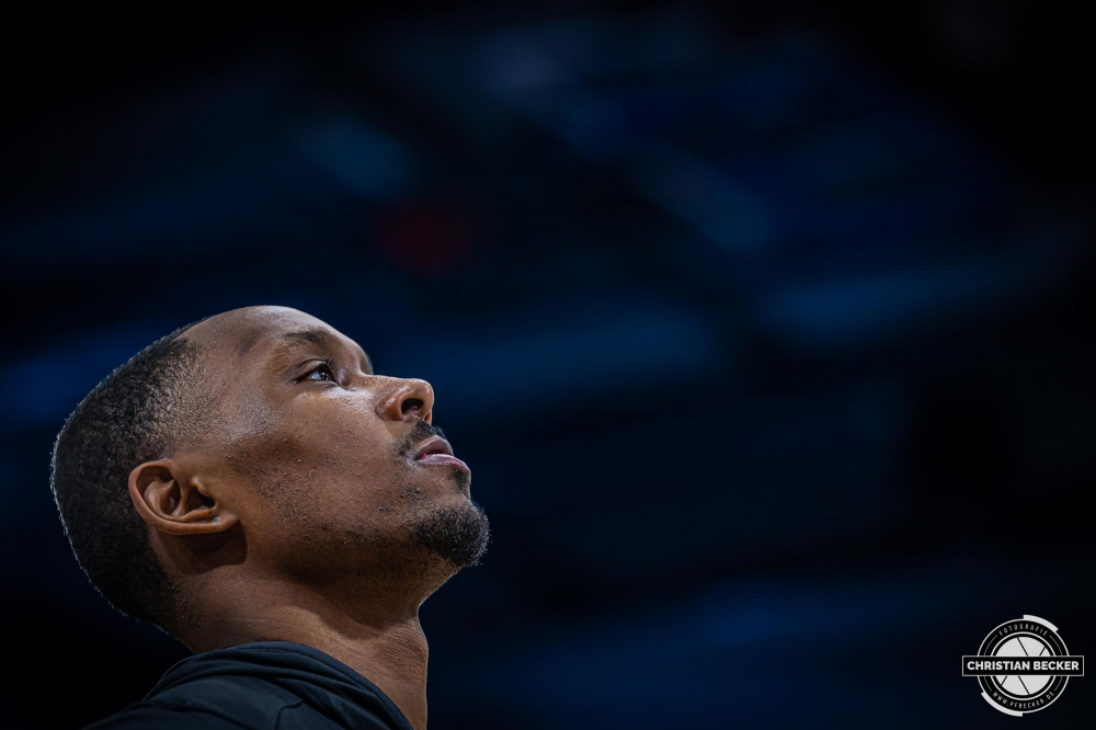 1. Basketball Bundesliga, easyCredit BBL, Saison 2024/2025, Herren, Hauptrunde, 8. Spieltag, 08.11.2024, RASTA Vechta -  Bamberg Baskets
Kyle Lofton (#0 - Bamberg Baskets) vor der Partie
Schlüsselwörter: 08.11.2024;1. Bundesliga;8. Spieltag;BBL;Bamberg;Basketball;Baskets;Hauptrunde;Liga;RASTA;RASTA Dome;Saison 2024/2025;Vechta;easycredit