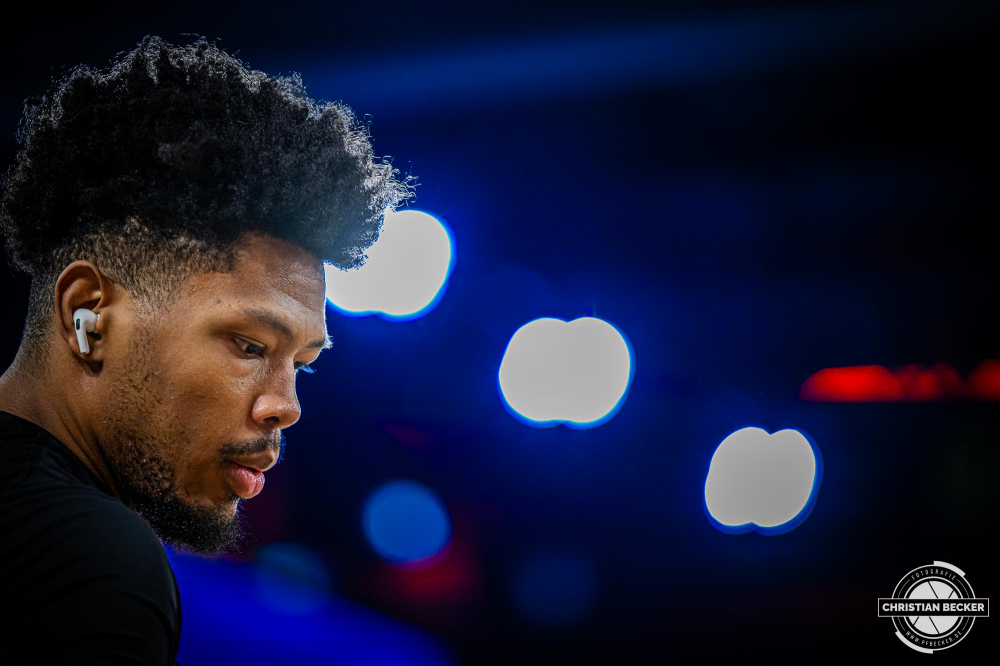 1. Basketball Bundesliga, easyCredit BBL, Saison 2024/2025, Herren, Hauptrunde, 8. Spieltag, 08.11.2024, RASTA Vechta -  Bamberg Baskets
Jayden Gardner (#1 - RASTA Vechta) vor der Partie
Schlüsselwörter: 08.11.2024;1. Bundesliga;8. Spieltag;BBL;Bamberg;Basketball;Baskets;Hauptrunde;Liga;RASTA;RASTA Dome;Saison 2024/2025;Vechta;easycredit