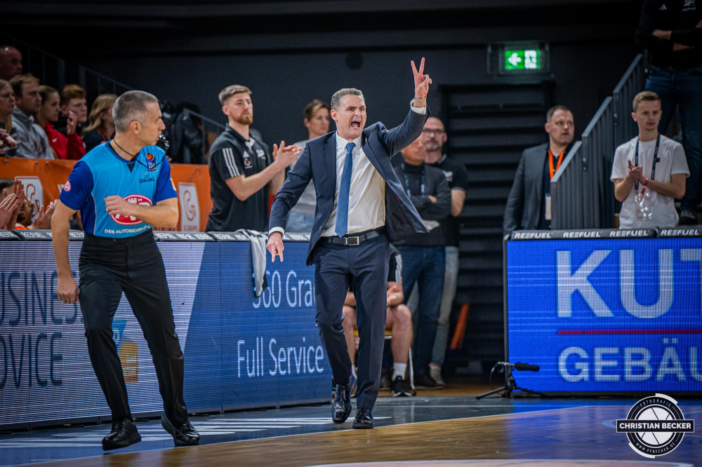 1. Basketball Bundesliga, easyCredit BBL, Saison 2024/2025, Herren, Hauptrunde, 8. Spieltag, 08.11.2024, RASTA Vechta -  Bamberg Baskets
Martin Schiller (Headcoach - RASTA Vechta) w&auml;hrend der Partie
Schlüsselwörter: 08.11.2024;1. Bundesliga;8. Spieltag;BBL;Bamberg;Basketball;Baskets;Hauptrunde;Liga;RASTA;RASTA Dome;Saison 2024/2025;Vechta;easycredit