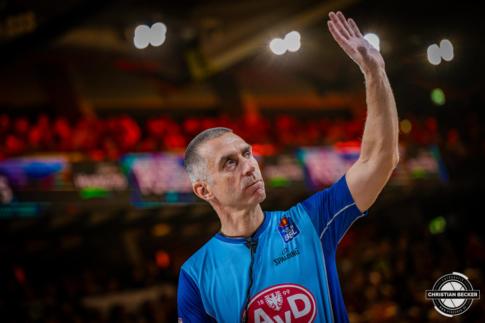 1. Basketball Bundesliga, easyCredit BBL, Saison 2024/2025, Herren, Hauptrunde, 8. Spieltag, 08.11.2024, RASTA Vechta -  Bamberg Baskets
Robert Lottermoser (Schiedsrichter BBL) w&auml;hrend der Partie
Schlüsselwörter: 08.11.2024;1. Bundesliga;8. Spieltag;BBL;Bamberg;Basketball;Baskets;Hauptrunde;Liga;RASTA;RASTA Dome;Saison 2024/2025;Vechta;easycredit