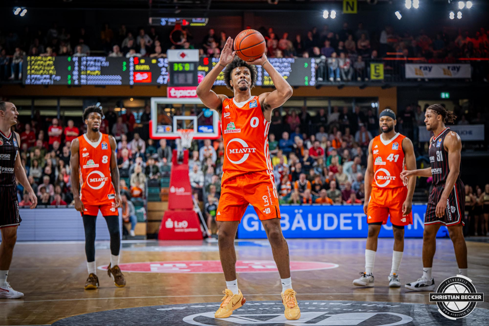 1. Basketball Bundesliga, easyCredit BBL, Saison 2024/2025, Herren, Hauptrunde, 8. Spieltag, 08.11.2024, RASTA Vechta -  Bamberg Baskets
Mike Bothwell (#0 - RASTA Vechta) w&auml;hrend der Partie
Schlüsselwörter: 08.11.2024;1. Bundesliga;8. Spieltag;BBL;Bamberg;Basketball;Baskets;Hauptrunde;Liga;RASTA;RASTA Dome;Saison 2024/2025;Vechta;easycredit