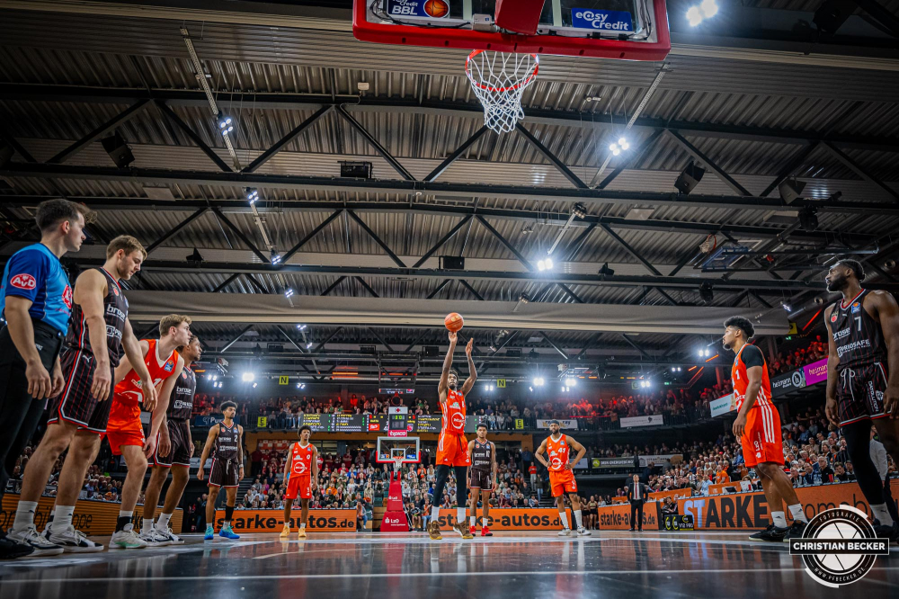 1. Basketball Bundesliga, easyCredit BBL, Saison 2024/2025, Herren, Hauptrunde, 8. Spieltag, 08.11.2024, RASTA Vechta -  Bamberg Baskets
Brandon Randolph (#8 - RASTA Vechta) w&auml;hrend der Partie
Schlüsselwörter: 08.11.2024;1. Bundesliga;8. Spieltag;BBL;Bamberg;Basketball;Baskets;Hauptrunde;Liga;RASTA;RASTA Dome;Saison 2024/2025;Vechta;easycredit