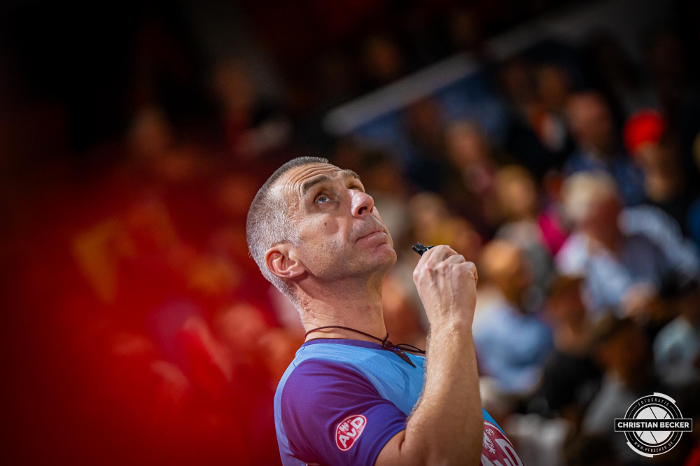 1. Basketball Bundesliga, easyCredit BBL, Saison 2024/2025, Herren, Hauptrunde, 8. Spieltag, 08.11.2024, RASTA Vechta -  Bamberg Baskets
Robert Lottermoser (Schiedsrichter BBL) w&auml;hrend der Partie
Schlüsselwörter: 08.11.2024;1. Bundesliga;8. Spieltag;BBL;Bamberg;Basketball;Baskets;Hauptrunde;Liga;RASTA;RASTA Dome;Saison 2024/2025;Vechta;easycredit