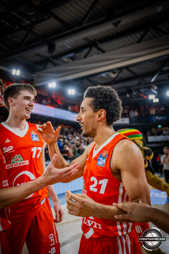 1. Basketball Bundesliga, easyCredit BBL, Saison 2024/2025, Herren, Hauptrunde, 8. Spieltag, 08.11.2024, RASTA Vechta -  Bamberg Baskets
Joel Aminu (#21 - RASTA Vechta) nach der Partie
Schlüsselwörter: 08.11.2024;1. Bundesliga;8. Spieltag;BBL;Bamberg;Basketball;Baskets;Hauptrunde;Liga;RASTA;RASTA Dome;Saison 2024/2025;Vechta;easycredit