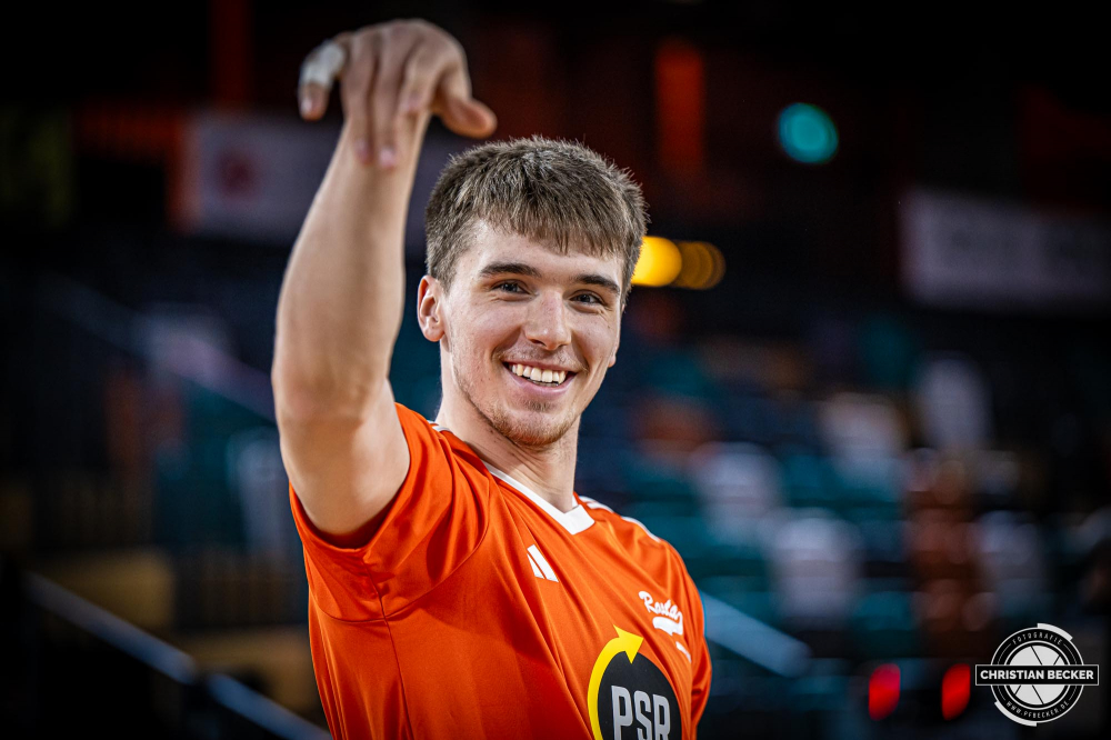 1. Basketball Bundesliga, easyCredit BBL, Saison 2024/2025, Herren, Hauptrunde, 11. Spieltag, 14.12.2024, RASTA Vechta -  Hamburg Towers
Johann Gr&uuml;nloh (#17 - RASTA Vechta) vor der Partie
Schlüsselwörter: 1. Bundesliga;11. Spieltag;14.12.2024;BBL;Basketball;Hamburg;Hauptrunde;Liga;RASTA;RASTA Dome;Saison 2024/2025;Towers;Vechta;easycredit