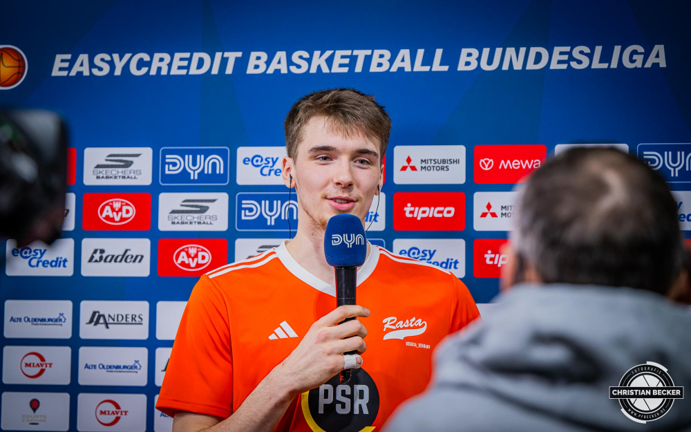 1. Basketball Bundesliga, easyCredit BBL, Saison 2024/2025, Herren, Hauptrunde, 11. Spieltag, 14.12.2024, RASTA Vechta -  Hamburg Towers
Johann Gr&uuml;nloh (#17 - RASTA Vechta) vor der Partie
Schlüsselwörter: 1. Bundesliga;11. Spieltag;14.12.2024;BBL;Basketball;Hamburg;Hauptrunde;Liga;RASTA;RASTA Dome;Saison 2024/2025;Towers;Vechta;easycredit