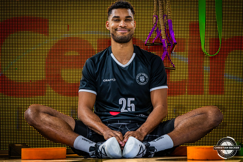 1. Basketball Bundesliga, easyCredit BBL, Saison 2024/2025, Herren, Hauptrunde, 11. Spieltag, 14.12.2024, RASTA Vechta -  Hamburg Towers
Kenneth Ogbe (#25 - Hamburg Towers) vor der Partie
Schlüsselwörter: 1. Bundesliga;11. Spieltag;14.12.2024;BBL;Basketball;Hamburg;Hauptrunde;Liga;RASTA;RASTA Dome;Saison 2024/2025;Towers;Vechta;easycredit