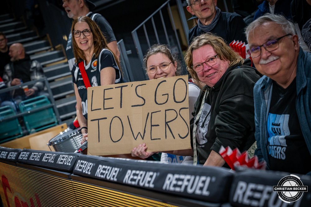 1. Basketball Bundesliga, easyCredit BBL, Saison 2024/2025, Herren, Hauptrunde, 11. Spieltag, 14.12.2024, RASTA Vechta -  Hamburg Towers
Die Fans der Hamburg Towers vor der Partie
Schlüsselwörter: 1. Bundesliga;11. Spieltag;14.12.2024;BBL;Basketball;Hamburg;Hauptrunde;Liga;RASTA;RASTA Dome;Saison 2024/2025;Towers;Vechta;easycredit