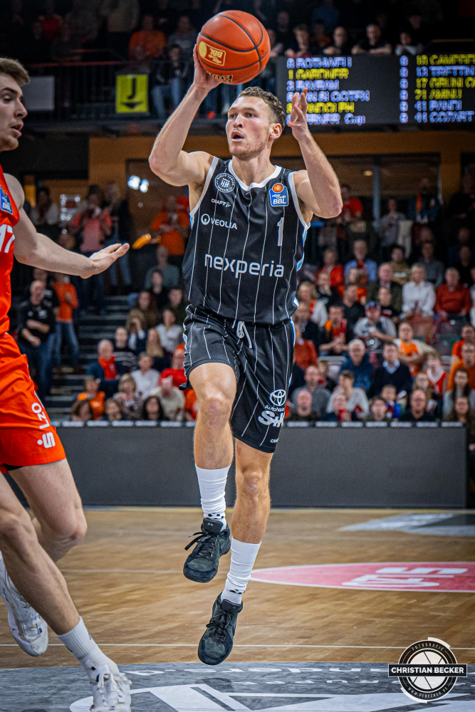 1. Basketball Bundesliga, easyCredit BBL, Saison 2024/2025, Herren, Hauptrunde, 11. Spieltag, 14.12.2024, RASTA Vechta -  Hamburg Towers
Brae Ivey (#1 - Hamburg Towers) in Aktion
Schlüsselwörter: 1. Bundesliga;11. Spieltag;14.12.2024;BBL;Basketball;Hamburg;Hauptrunde;Liga;RASTA;RASTA Dome;Saison 2024/2025;Towers;Vechta;easycredit