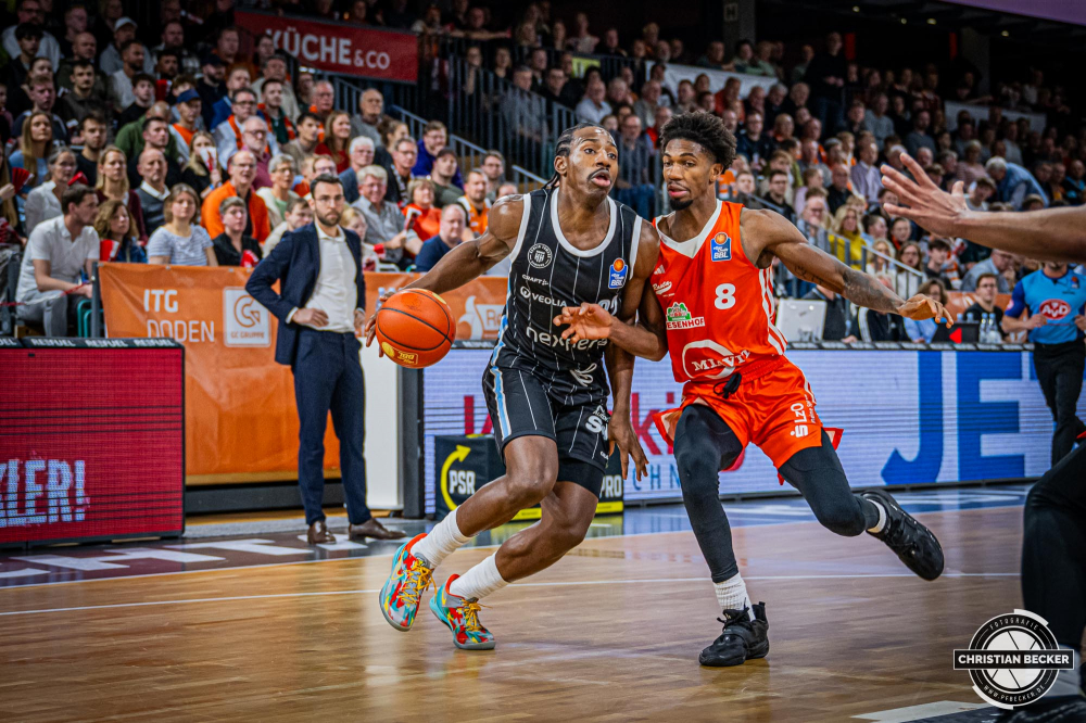 1. Basketball Bundesliga, easyCredit BBL, Saison 2024/2025, Herren, Hauptrunde, 11. Spieltag, 14.12.2024, RASTA Vechta -  Hamburg Towers
Jordan Barnett (#21 - Hamburg Towers) in Aktion
Schlüsselwörter: 1. Bundesliga;11. Spieltag;14.12.2024;BBL;Basketball;Hamburg;Hauptrunde;Liga;RASTA;RASTA Dome;Saison 2024/2025;Towers;Vechta;easycredit