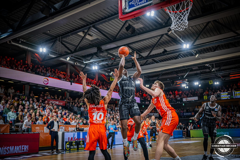 1. Basketball Bundesliga, easyCredit BBL, Saison 2024/2025, Herren, Hauptrunde, 11. Spieltag, 14.12.2024, RASTA Vechta -  Hamburg Towers
Johnathan Stove (#22 - Hamburg Towers) beim Korbleger
Schlüsselwörter: 1. Bundesliga;11. Spieltag;14.12.2024;BBL;Basketball;Hamburg;Hauptrunde;Liga;RASTA;RASTA Dome;Saison 2024/2025;Towers;Vechta;easycredit