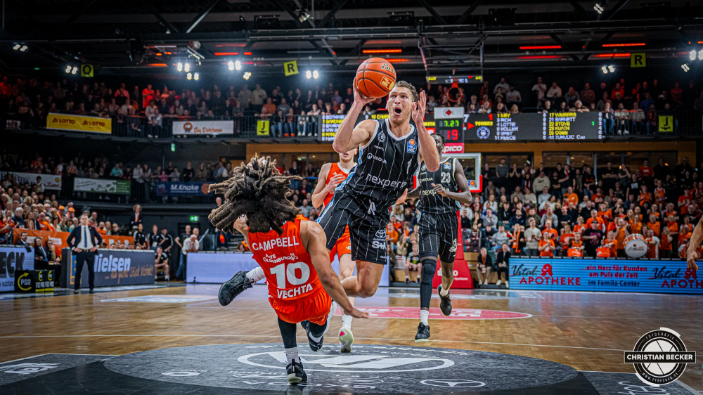 1. Basketball Bundesliga, easyCredit BBL, Saison 2024/2025, Herren, Hauptrunde, 11. Spieltag, 14.12.2024, RASTA Vechta -  Hamburg Towers
Brae Ivey (#1 - Hamburg Towers) in Aktion
Schlüsselwörter: 1. Bundesliga;11. Spieltag;14.12.2024;BBL;Basketball;Hamburg;Hauptrunde;Liga;RASTA;RASTA Dome;Saison 2024/2025;Towers;Vechta;easycredit