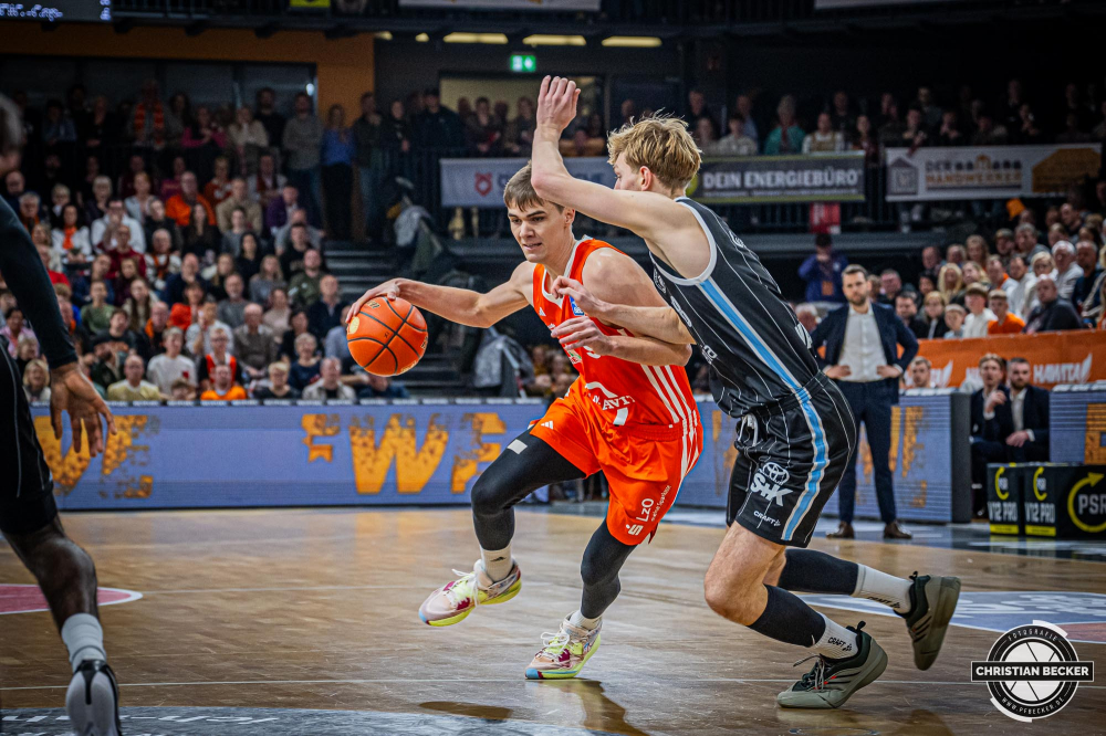 1. Basketball Bundesliga, easyCredit BBL, Saison 2024/2025, Herren, Hauptrunde, 11. Spieltag, 14.12.2024, RASTA Vechta -  Hamburg Towers
Joschka Ferner (#9 - RASTA Vechta) in Aktion
Schlüsselwörter: 1. Bundesliga;11. Spieltag;14.12.2024;BBL;Basketball;Hamburg;Hauptrunde;Liga;RASTA;RASTA Dome;Saison 2024/2025;Towers;Vechta;easycredit