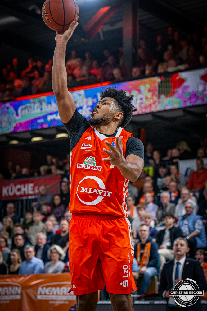 1. Basketball Bundesliga, easyCredit BBL, Saison 2024/2025, Herren, Hauptrunde, 11. Spieltag, 14.12.2024, RASTA Vechta -  Hamburg Towers
Jayden Gardner (#1 - RASTA Vechta) beim Korbleger
Schlüsselwörter: 1. Bundesliga;11. Spieltag;14.12.2024;BBL;Basketball;Hamburg;Hauptrunde;Liga;RASTA;RASTA Dome;Saison 2024/2025;Towers;Vechta;easycredit