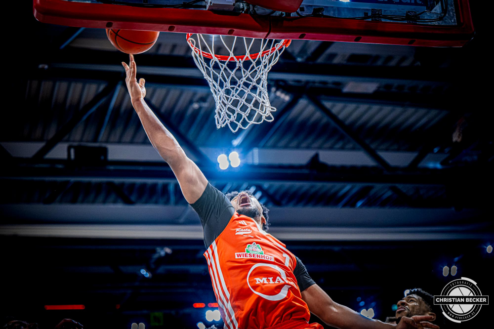 1. Basketball Bundesliga, easyCredit BBL, Saison 2024/2025, Herren, Hauptrunde, 11. Spieltag, 14.12.2024, RASTA Vechta -  Hamburg Towers
Jayden Gardner (#1 - RASTA Vechta) beim Korbleger
Schlüsselwörter: 1. Bundesliga;11. Spieltag;14.12.2024;BBL;Basketball;Hamburg;Hauptrunde;Liga;RASTA;RASTA Dome;Saison 2024/2025;Towers;Vechta;easycredit