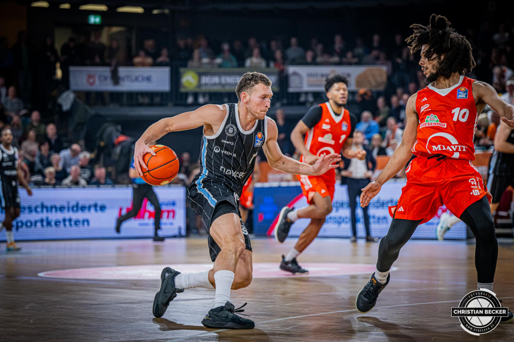 1. Basketball Bundesliga, easyCredit BBL, Saison 2024/2025, Herren, Hauptrunde, 11. Spieltag, 14.12.2024, RASTA Vechta -  Hamburg Towers
Brae Ivey (#1 - Hamburg Towers) in Aktion
Schlüsselwörter: 1. Bundesliga;11. Spieltag;14.12.2024;BBL;Basketball;Hamburg;Hauptrunde;Liga;RASTA;RASTA Dome;Saison 2024/2025;Towers;Vechta;easycredit