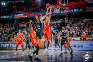 Dateiname=2024-12-14-RV-HAM-1878.jpg
Dateigröße=523KB
Abmessungen: 2000x1333
hinzugefügt am: 15. Dezember 2024 2024-12-14-RV-HAM-1878.jpg