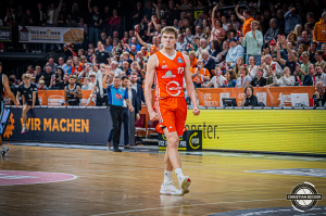 Dateiname=2024-12-14-RV-HAM-1928-Verbessert-RR.jpg
Dateigröße=449KB
Abmessungen: 2000x1333
hinzugefügt am: 15. Dezember 2024 2024-12-14-RV-HAM-1928-Verbessert-RR.jpg